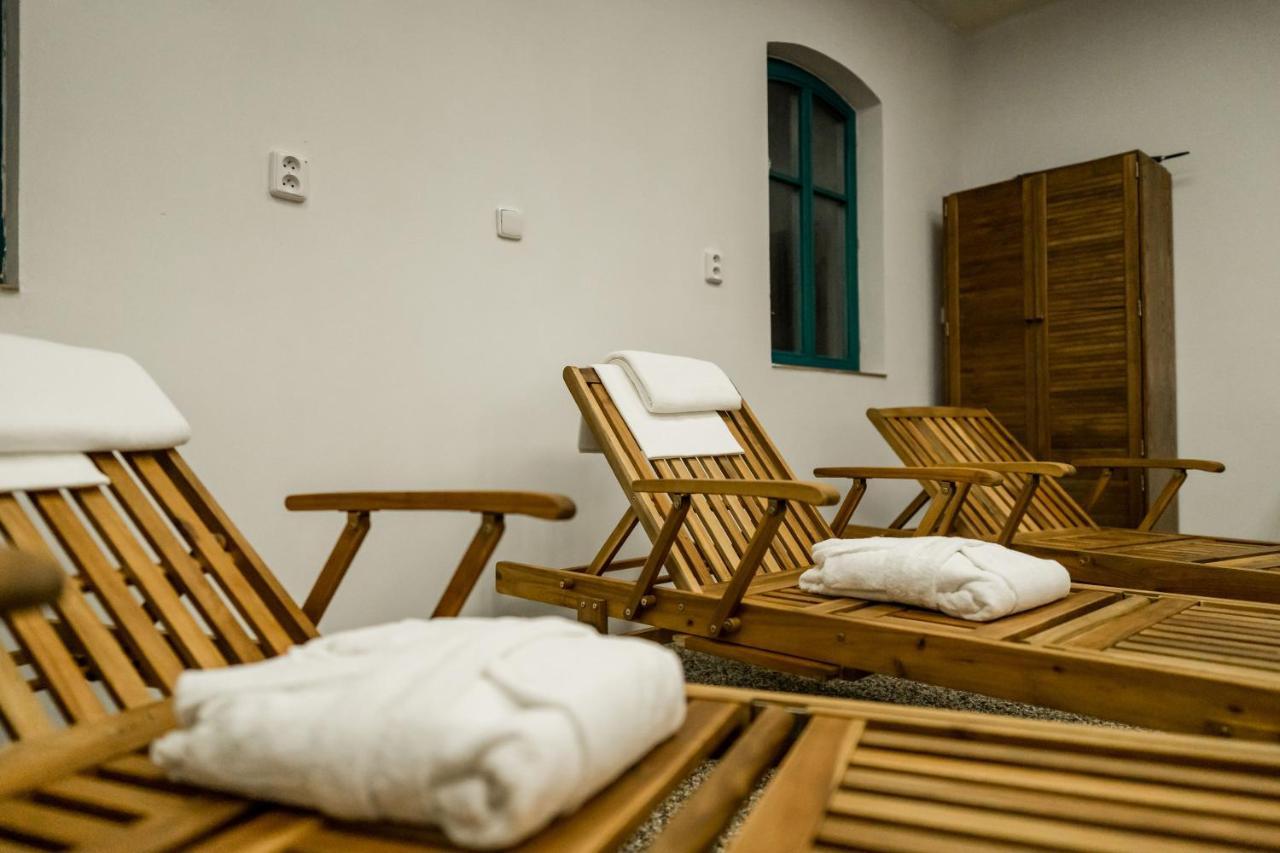 Na Kopecku Ad 1795 - Penzion S Restauraci A Wellness V Podkrkonosi Двур-Кралове-над-Лабем Экстерьер фото