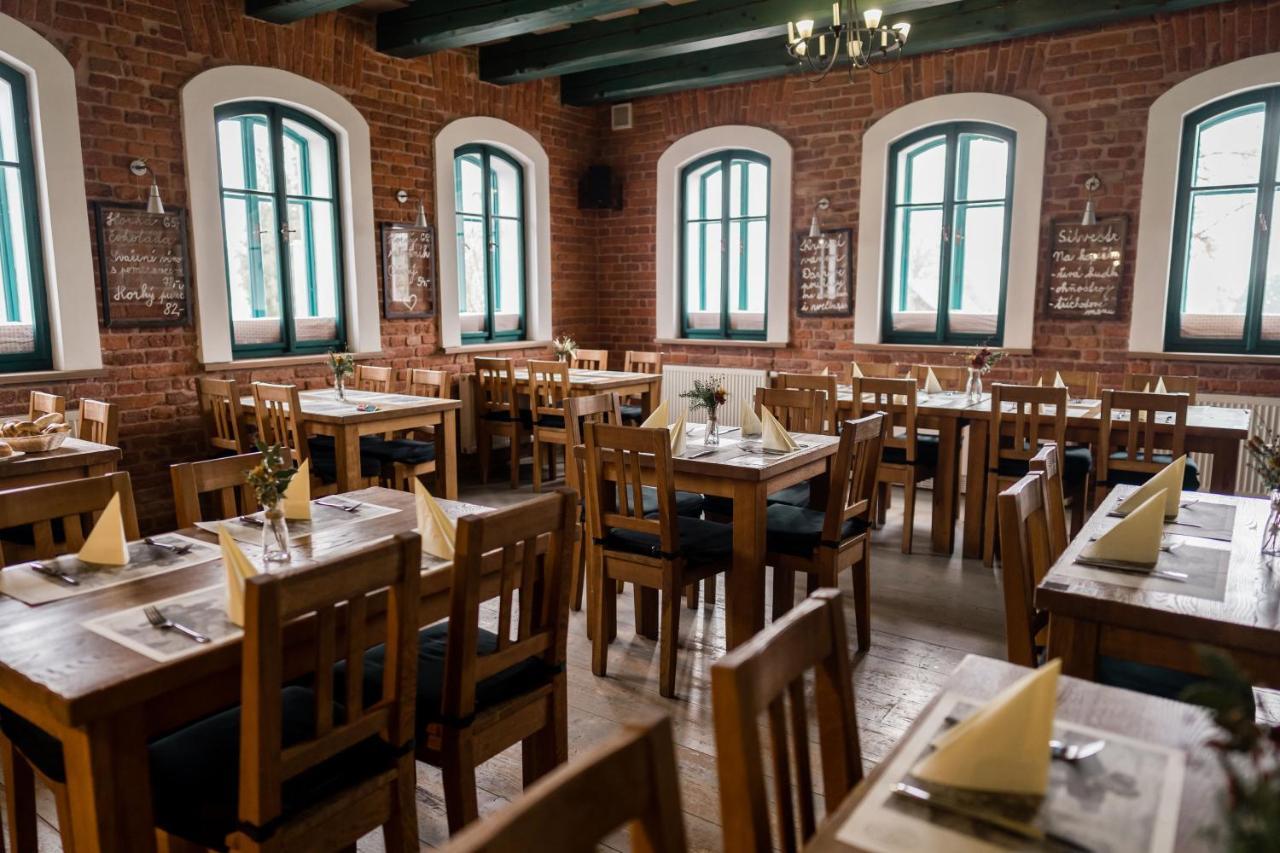 Na Kopecku Ad 1795 - Penzion S Restauraci A Wellness V Podkrkonosi Двур-Кралове-над-Лабем Экстерьер фото