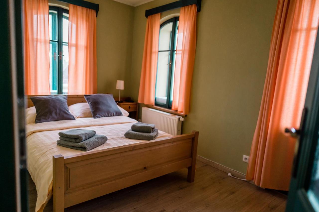 Na Kopecku Ad 1795 - Penzion S Restauraci A Wellness V Podkrkonosi Двур-Кралове-над-Лабем Экстерьер фото